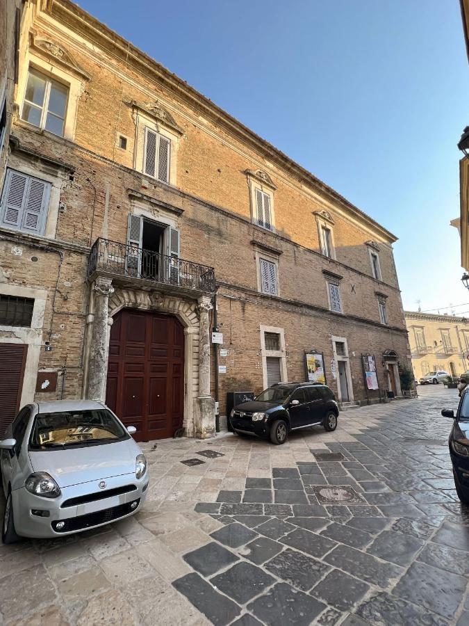 B&B Palazzo Lombardi Lucera Eksteriør bilde